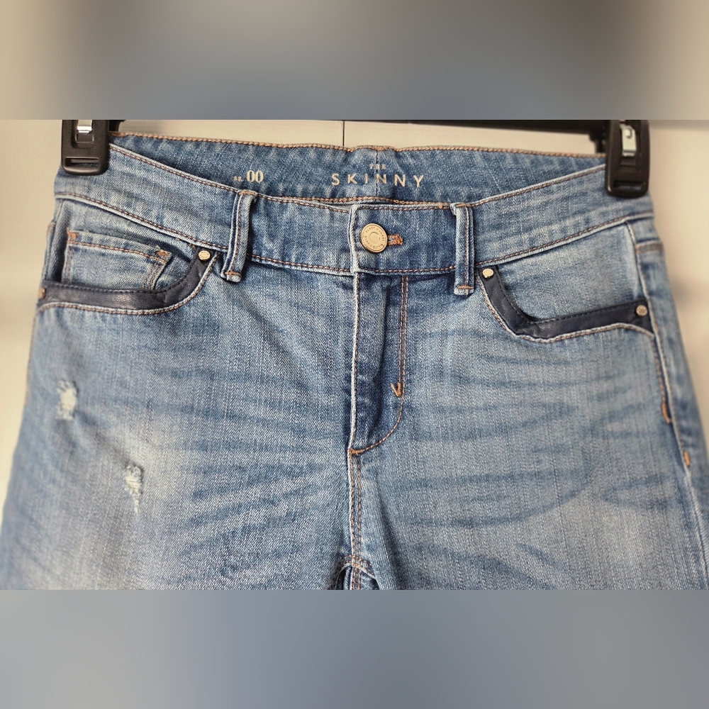 WHBM Light Blue Women's Slim Jeans With Faux Leather Trim Size 00 - Picture 5 of 16